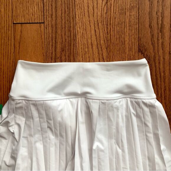 GapFit Pleated Exercise Tennis Golf White  Skort Women’s Size M NWT - Picture 7 of 10